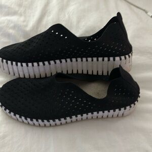 Ilse Jacobsens size 39. Worn so they stretch and probably closer to a 40.